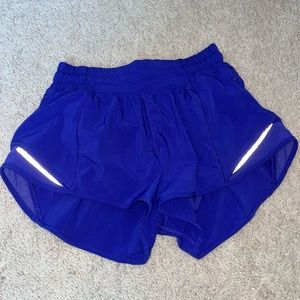 Lululemon Blue Hotty Hot Low-Rise Lined Short 2.5" - size 2